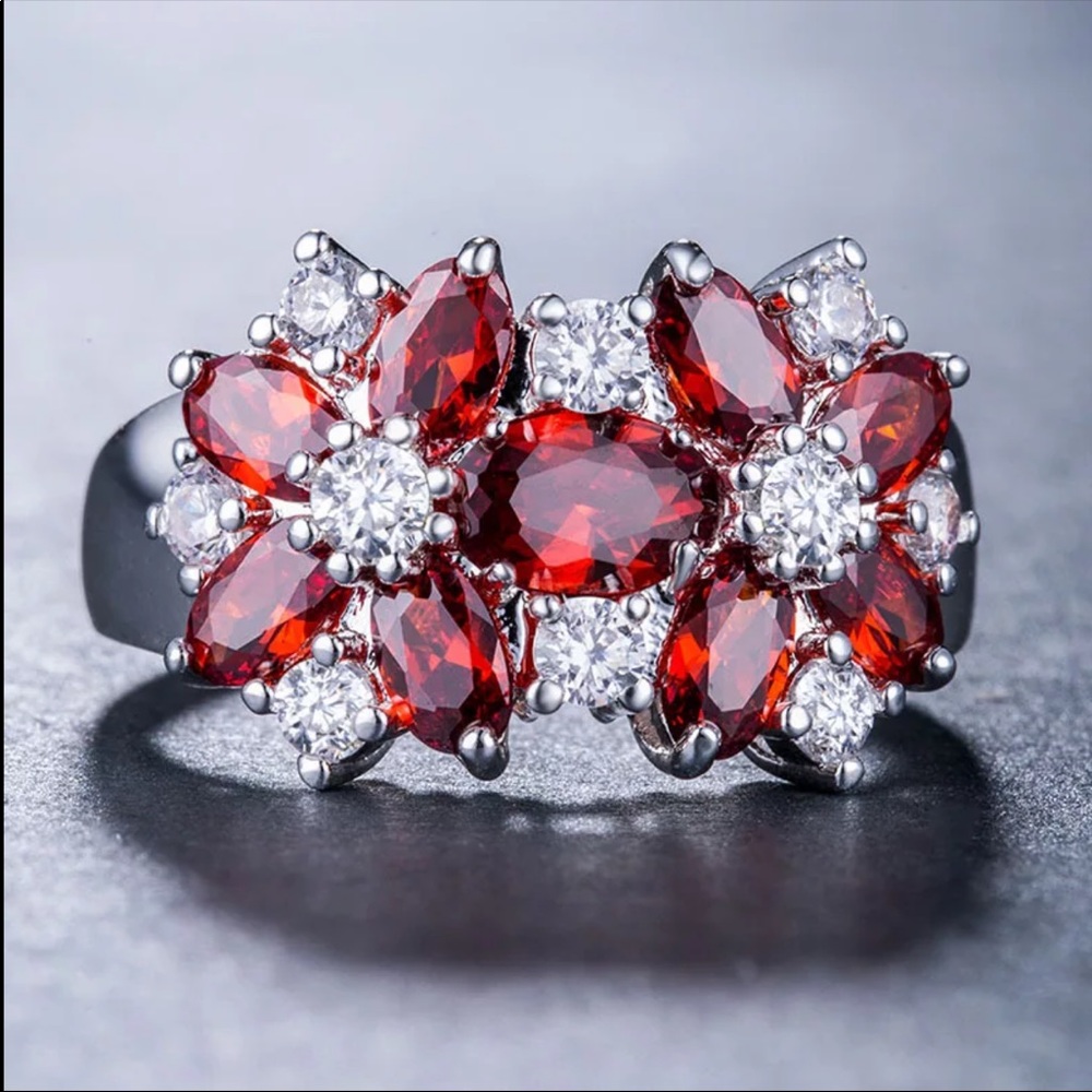 New Luxury 925 Silver Flower Diamond Ring 💍 - Picture 4 of 6